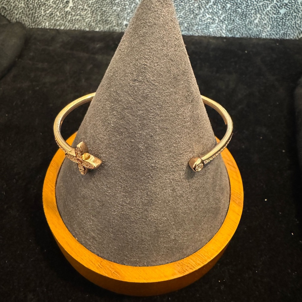 Louis Vuitton AU750 Floral Rose Gold Nail Design Cuff Bracelet